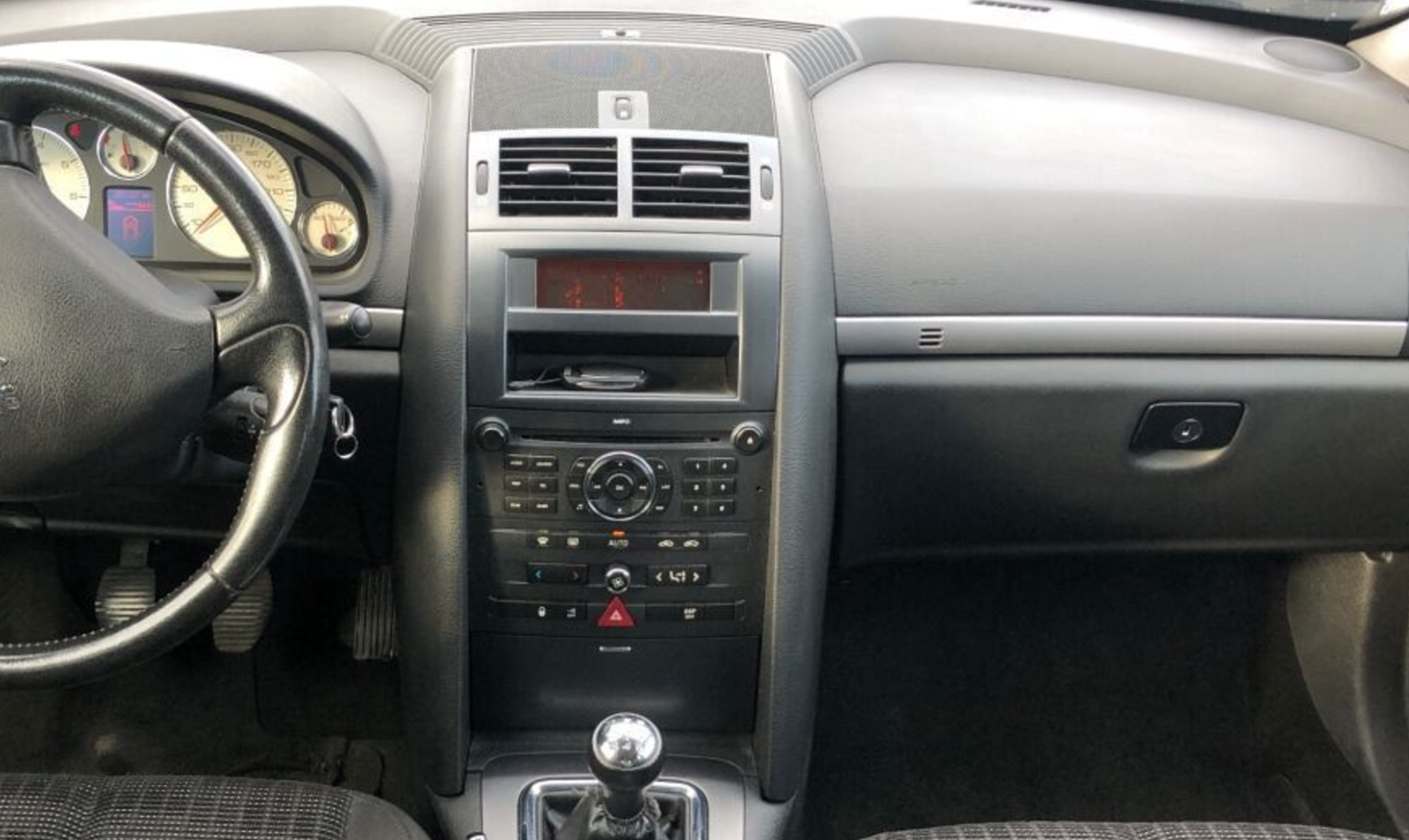 XTRONS XTR9447 XTRONS XTR9447 raadio sobivus autole