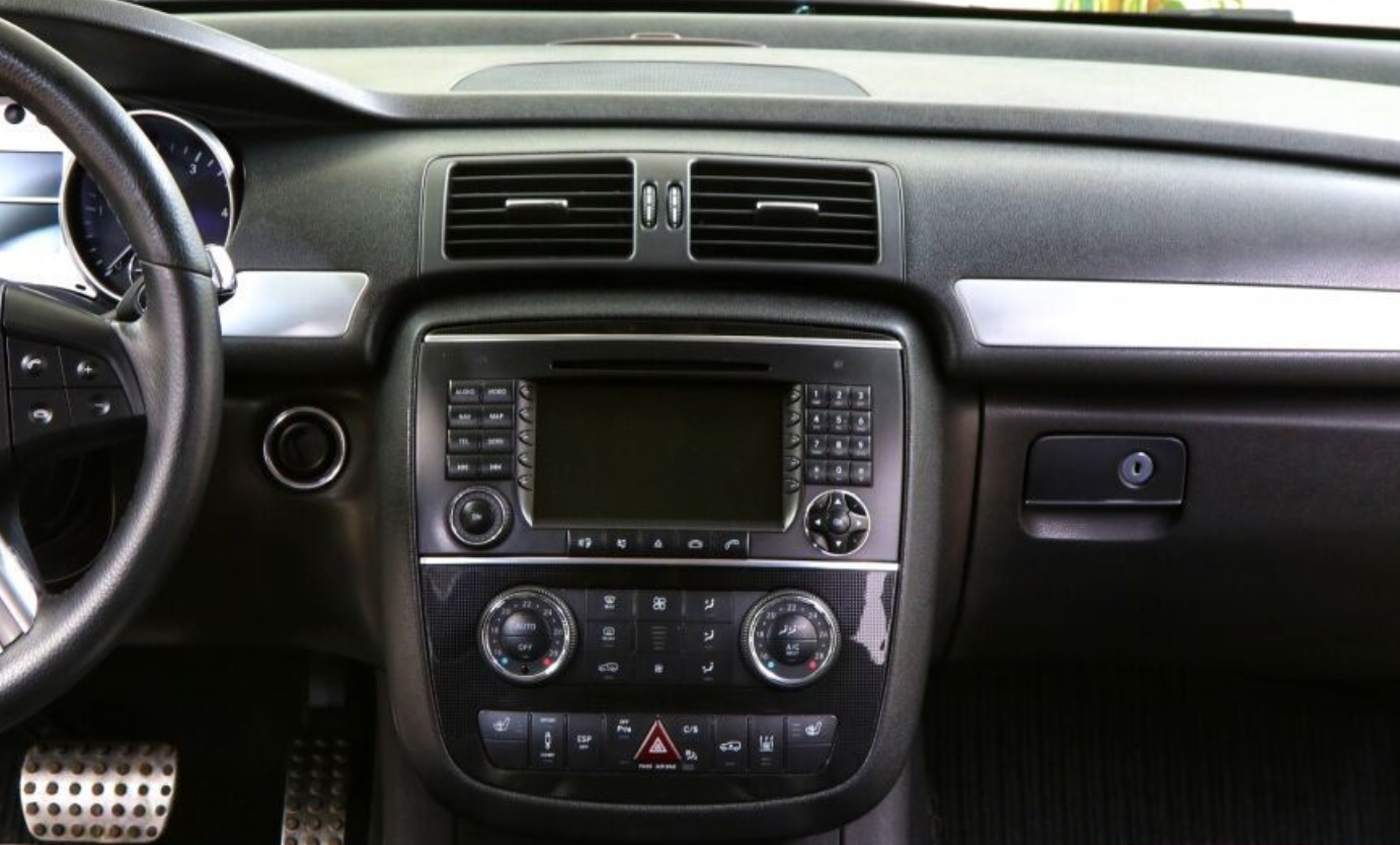 XTRONS XTR9817 XTRONS XTR9817 raadio sobivus autole