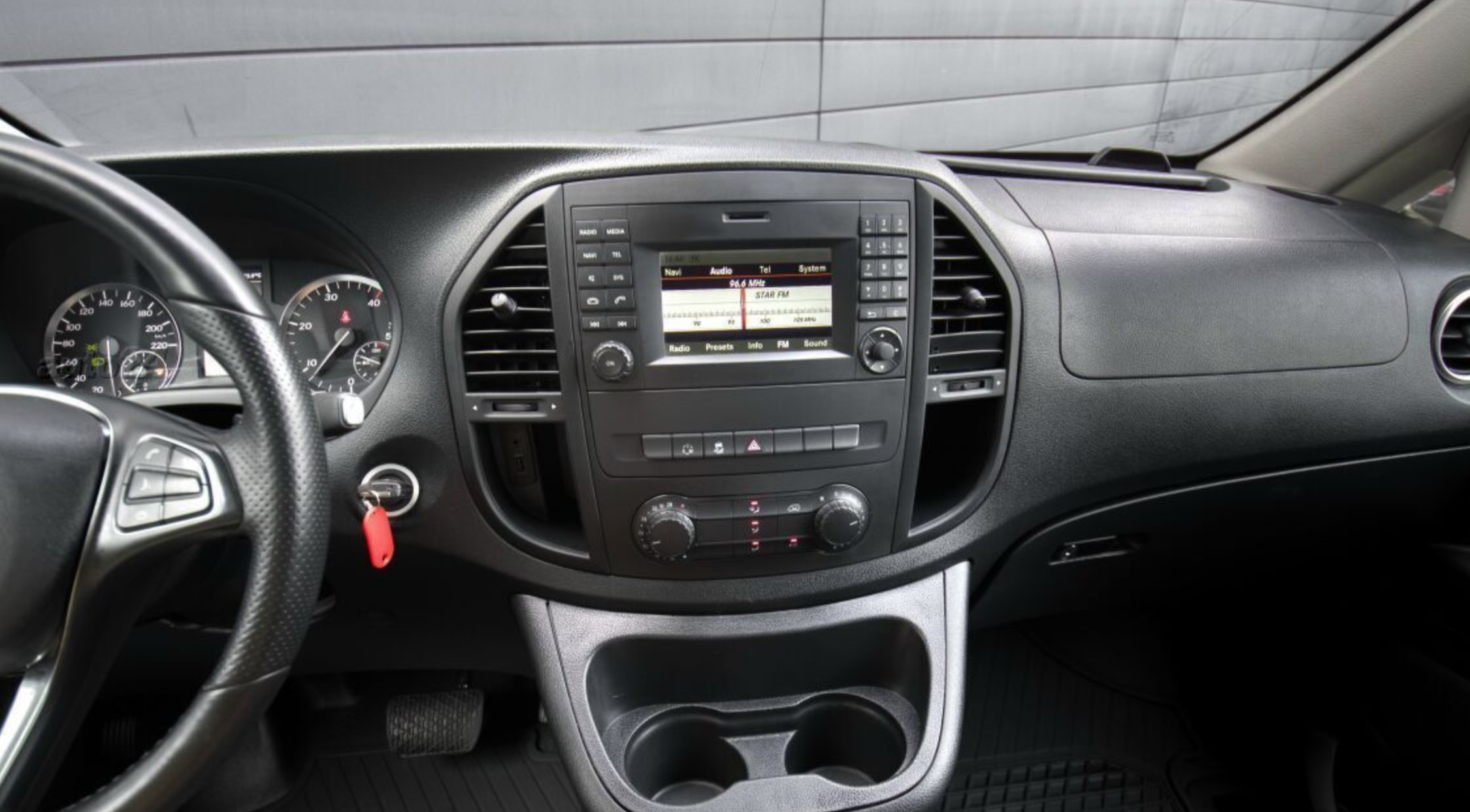 XTRONS XTR9818 XTRONS XTR9818 raadio sobivus autole