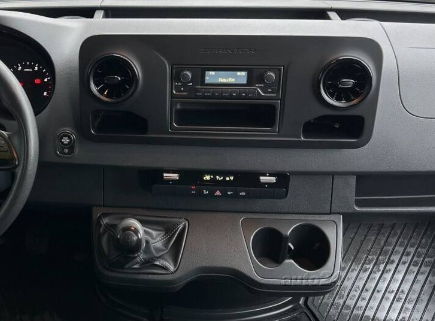 XTRONS XTR9821 XTRONS XTR9821 raadio sobivus autole