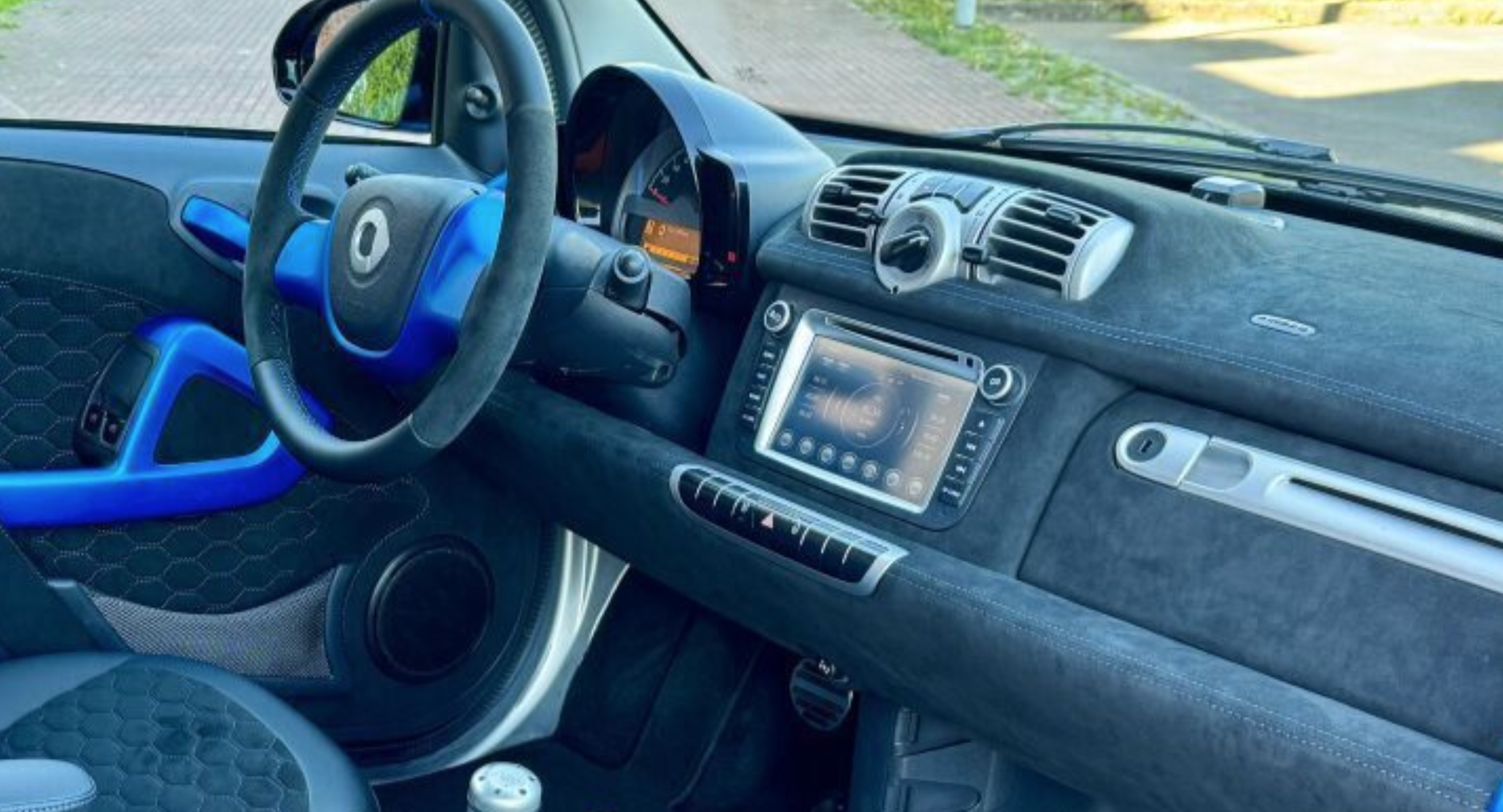 XTRONS XTR9828 XTRONS XTR9828 raadio sobivus autole