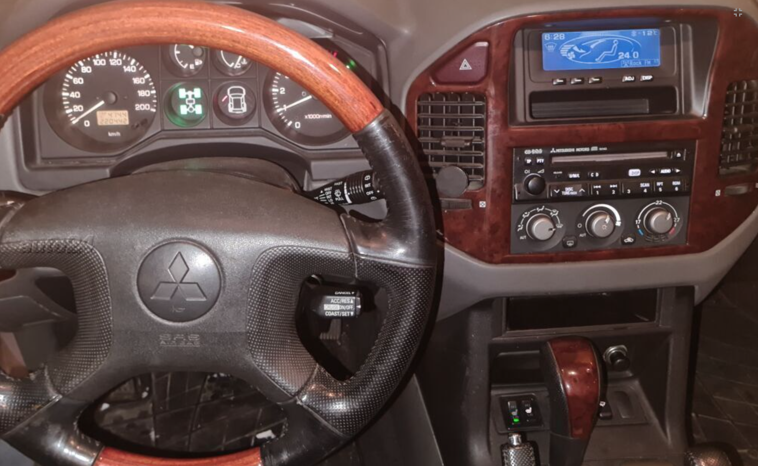 XTRONS XTR9844 XTRONS XTR9844 raadio sobivus autole